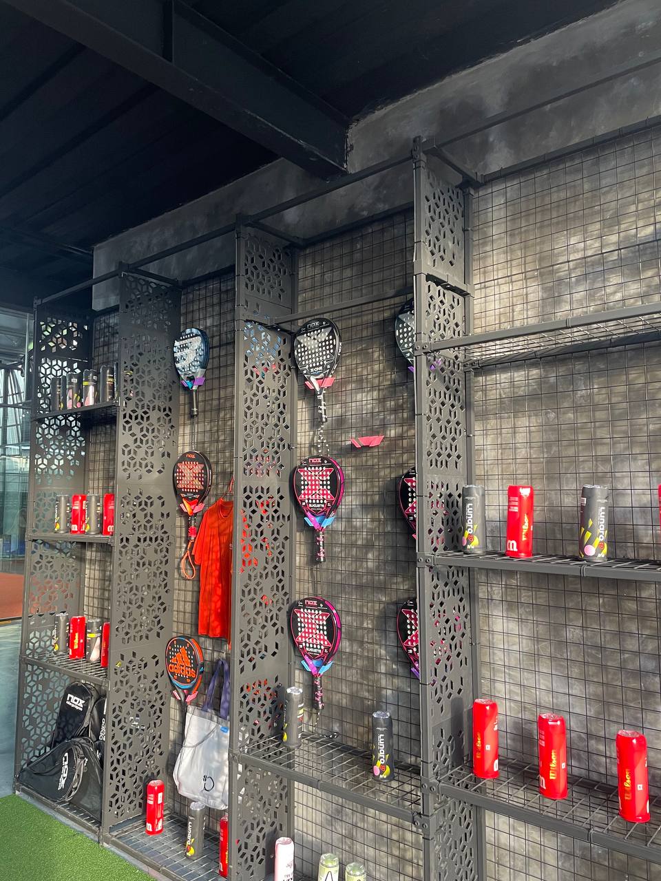 Dinding raket dan perlengkapan LESSGO Padel